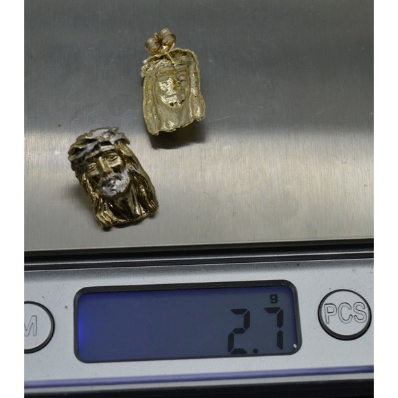 Real 10k Yellow Gold Jesus Head Diamond Cut Stud Earrings 2.7gr - Picture 5 of 6